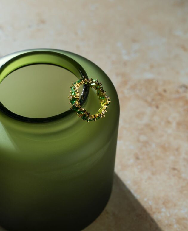 Emerald orbit ring