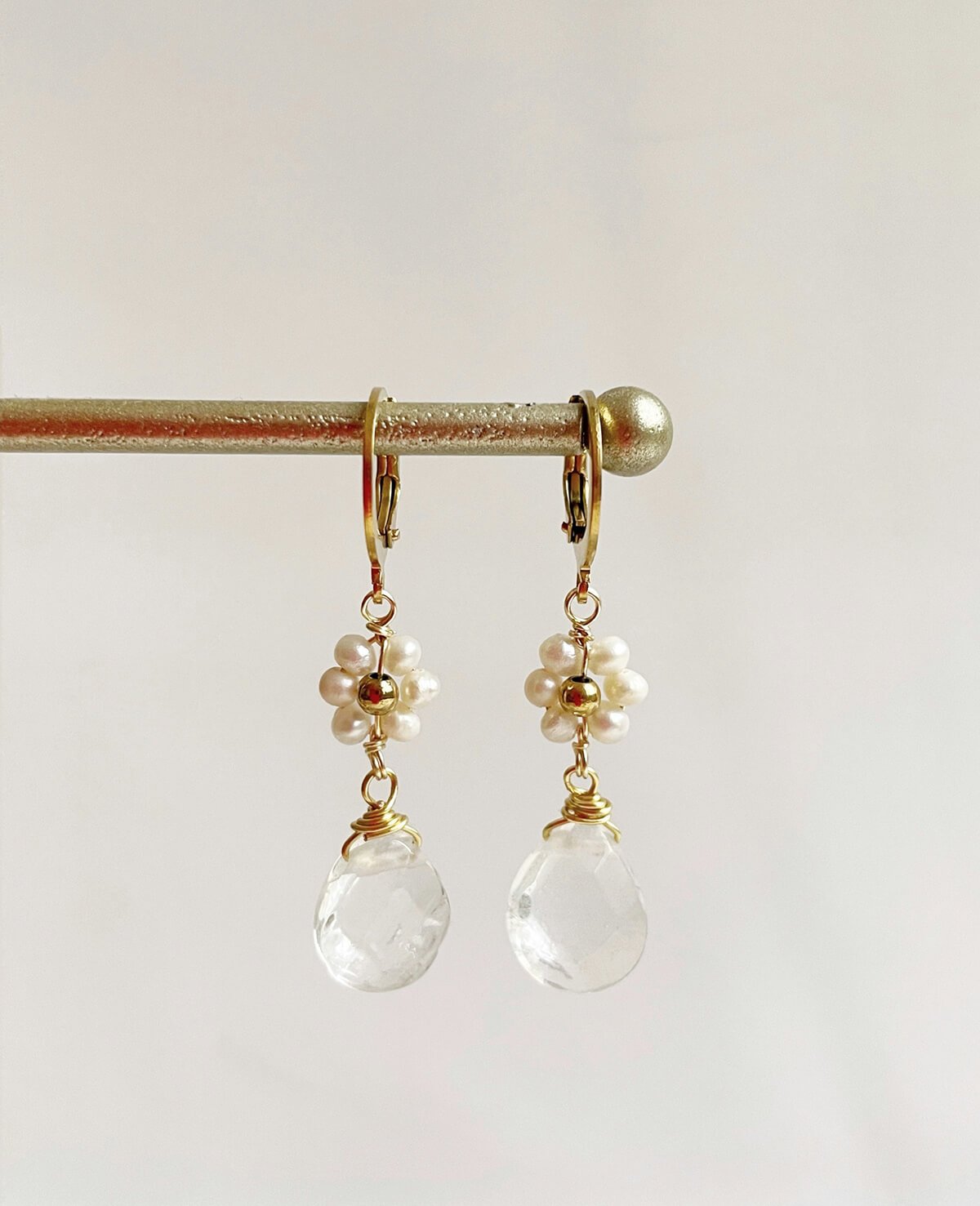 Pearl hoop earrings – Image 2